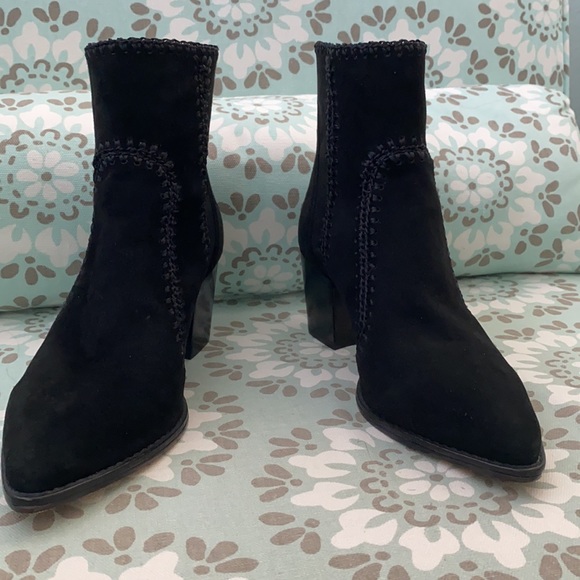 Alexandre Birman Benta Suede Booties - Picture 12 of 12